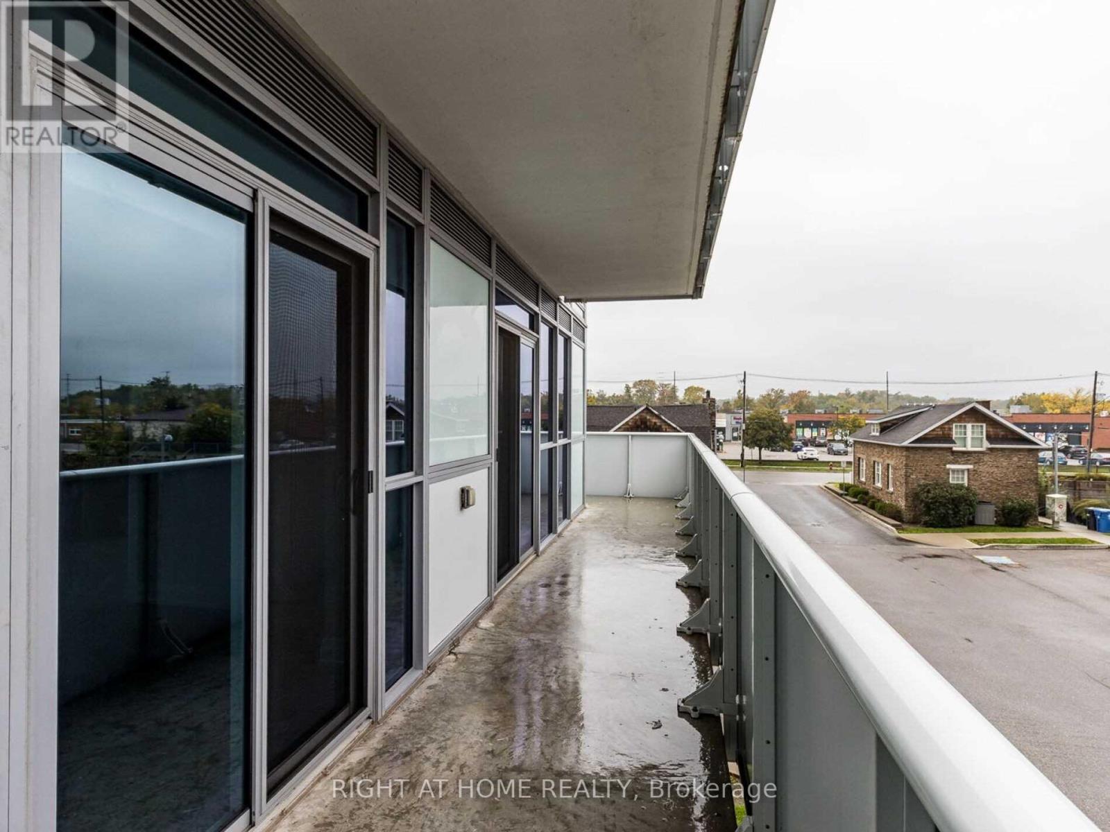 #203 -65 SPEERS RD, #203