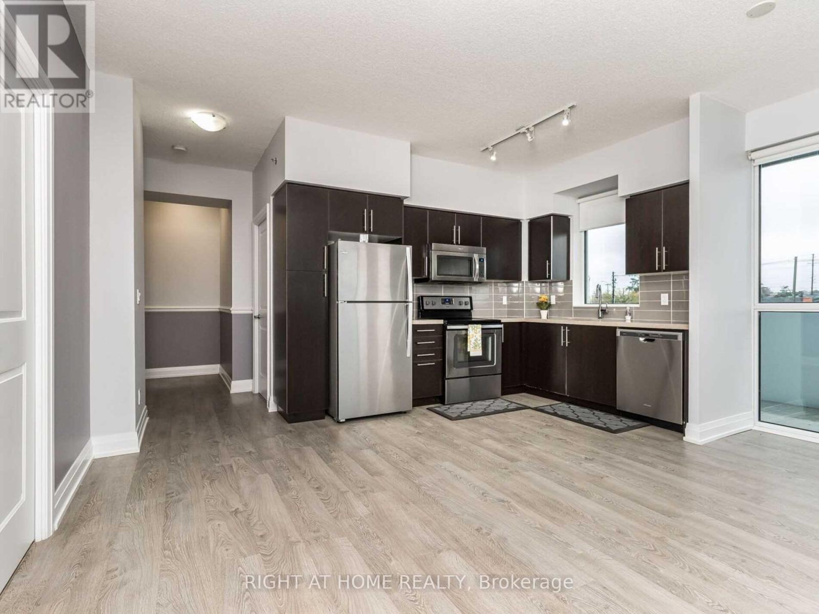 #203 -65 SPEERS RD, #203