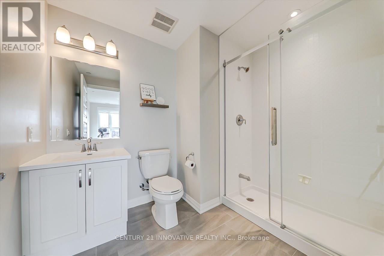#422 -95 DUNDAS ST W, #422