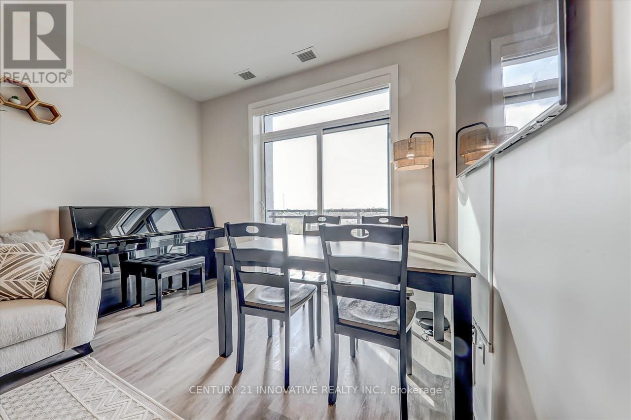 #422 -95 DUNDAS ST W, #422