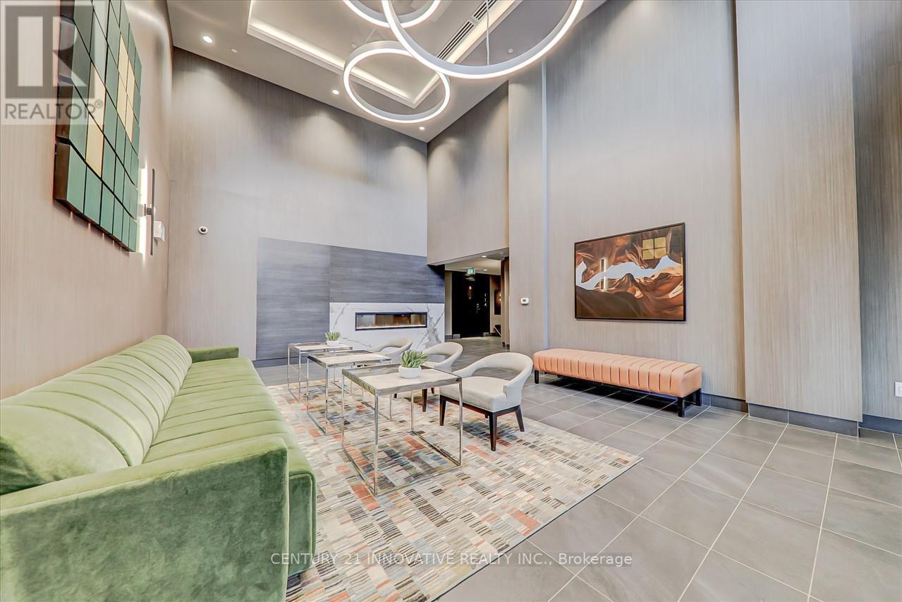 #422 -95 DUNDAS ST W, #422