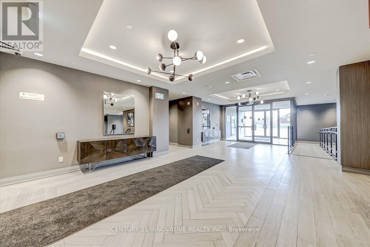 #422 -95 DUNDAS ST W, #422