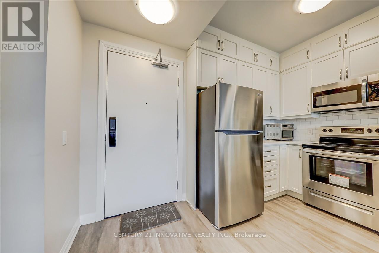 #422 -95 DUNDAS ST W, #422