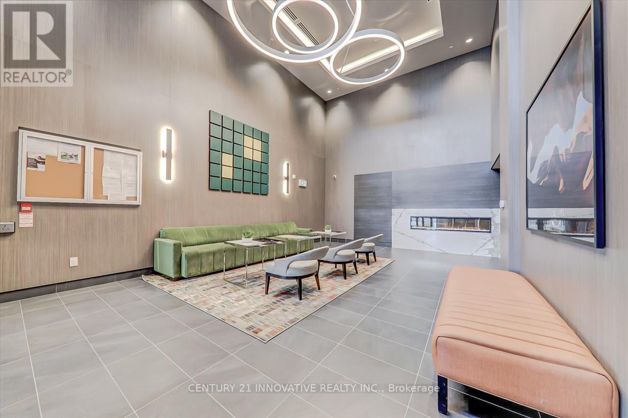 #422 -95 DUNDAS ST W, #422