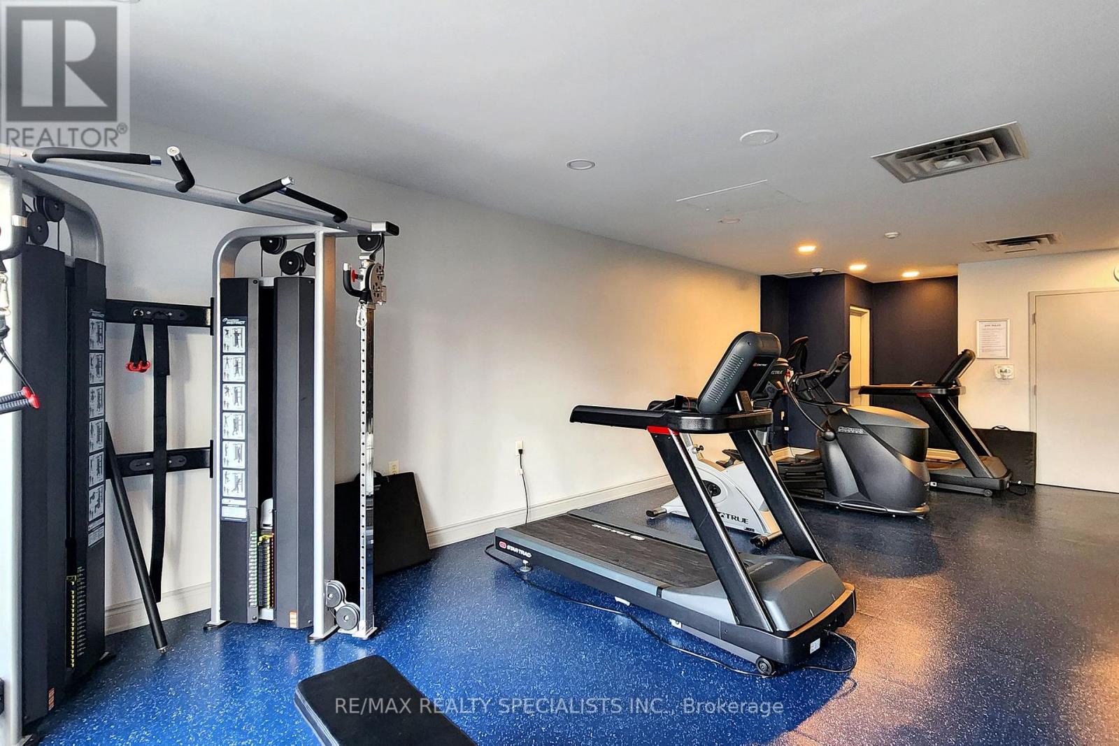 #101 -200 BURNHAMTHORPE RD E, #101