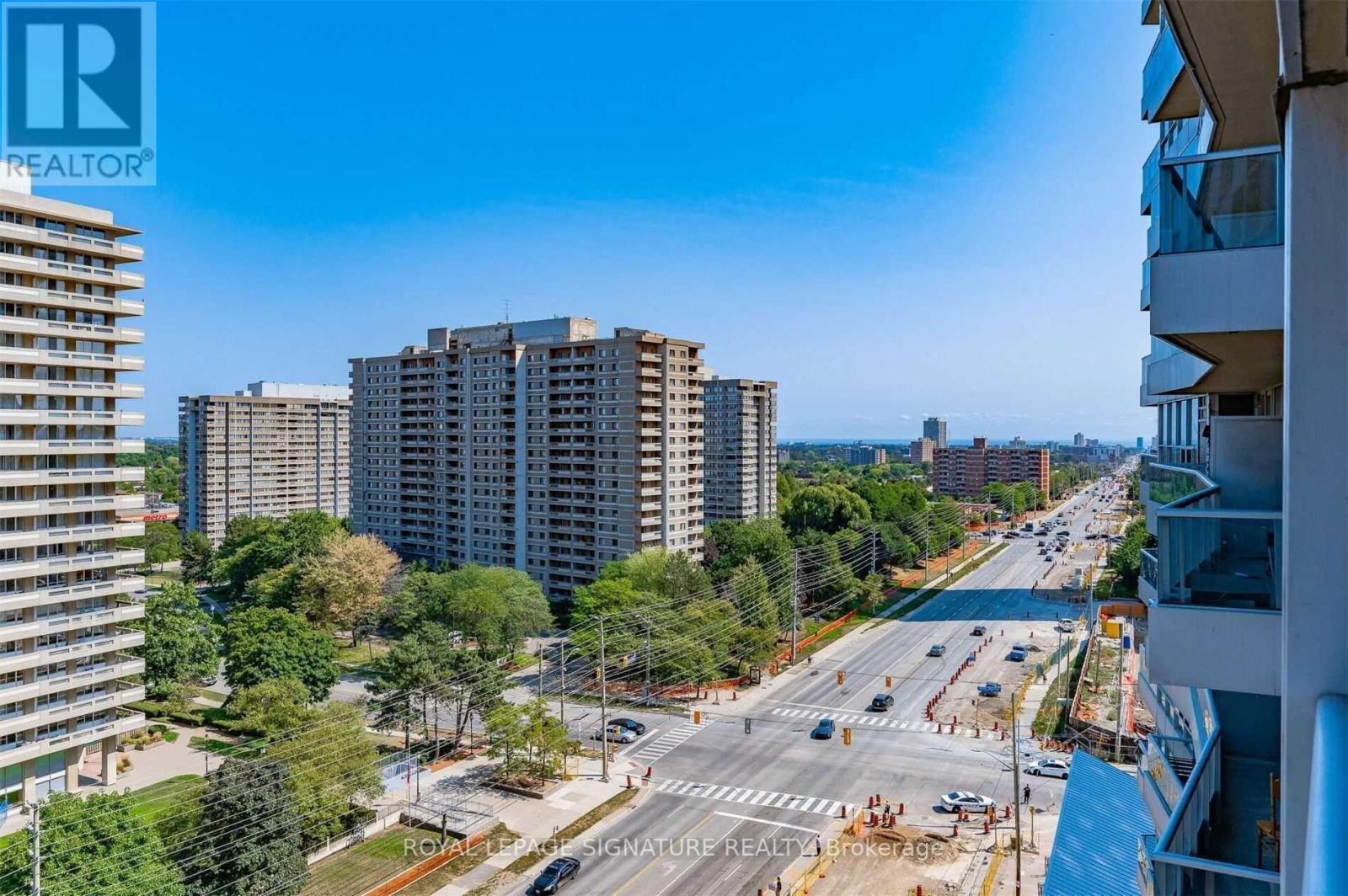 #1211 -1 ELM DR W, #1211