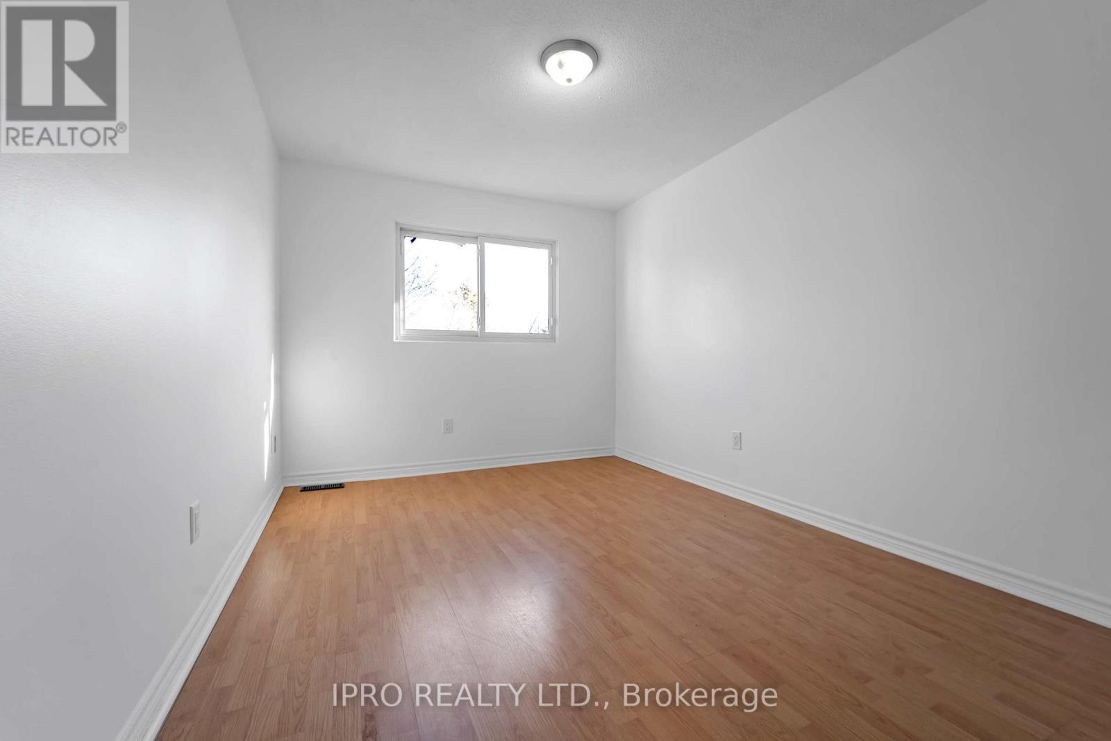 76 LONGBOURNE CRES