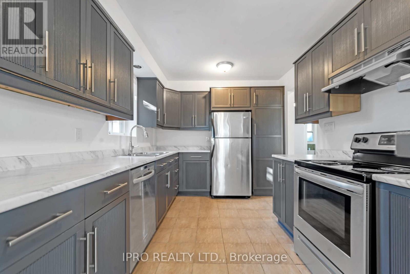 76 LONGBOURNE CRES