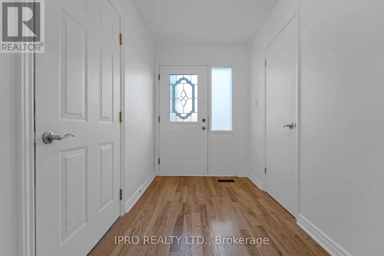 76 LONGBOURNE CRES