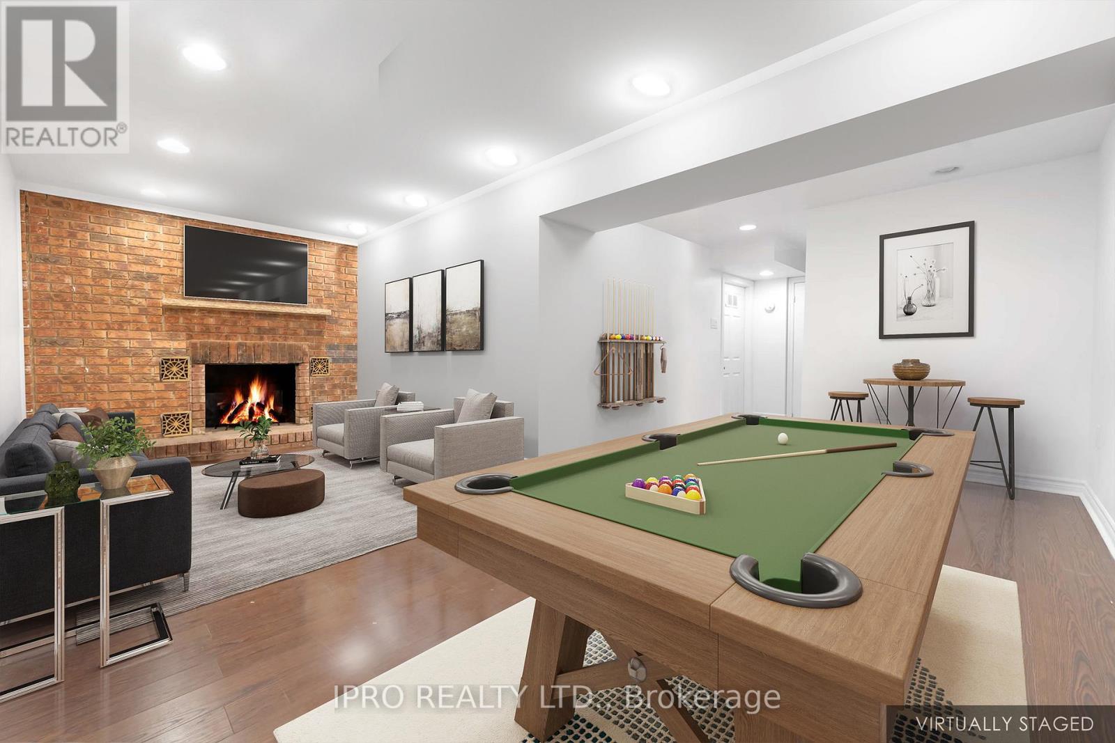 76 LONGBOURNE CRES
