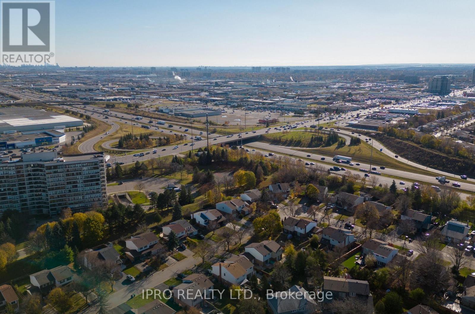 76 LONGBOURNE CRES