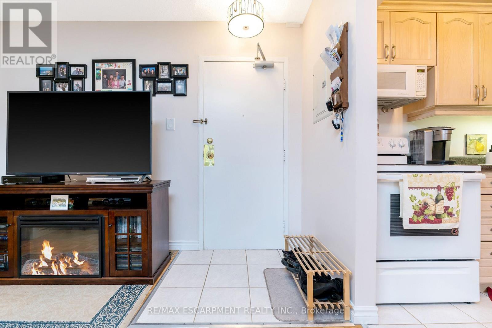 #201 -24 RANSOM ST