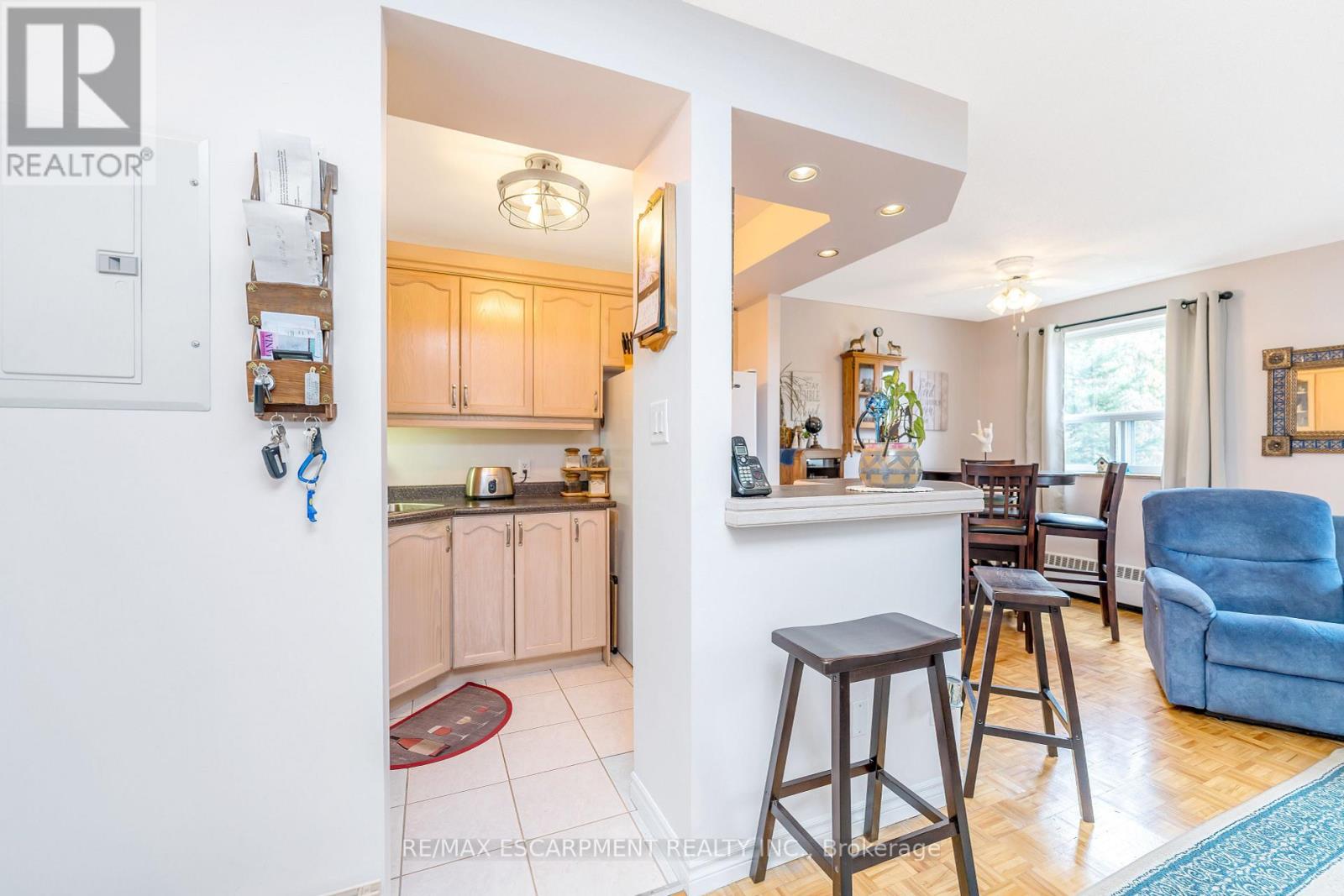 #201 -24 RANSOM ST