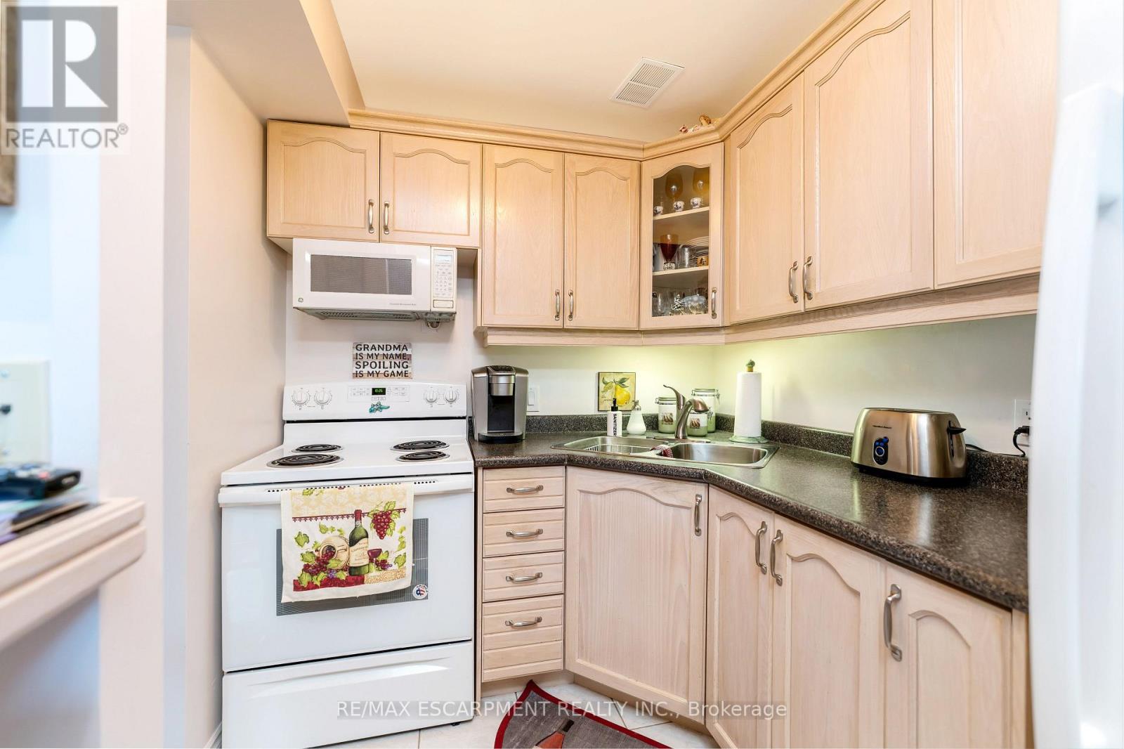 #201 -24 RANSOM ST