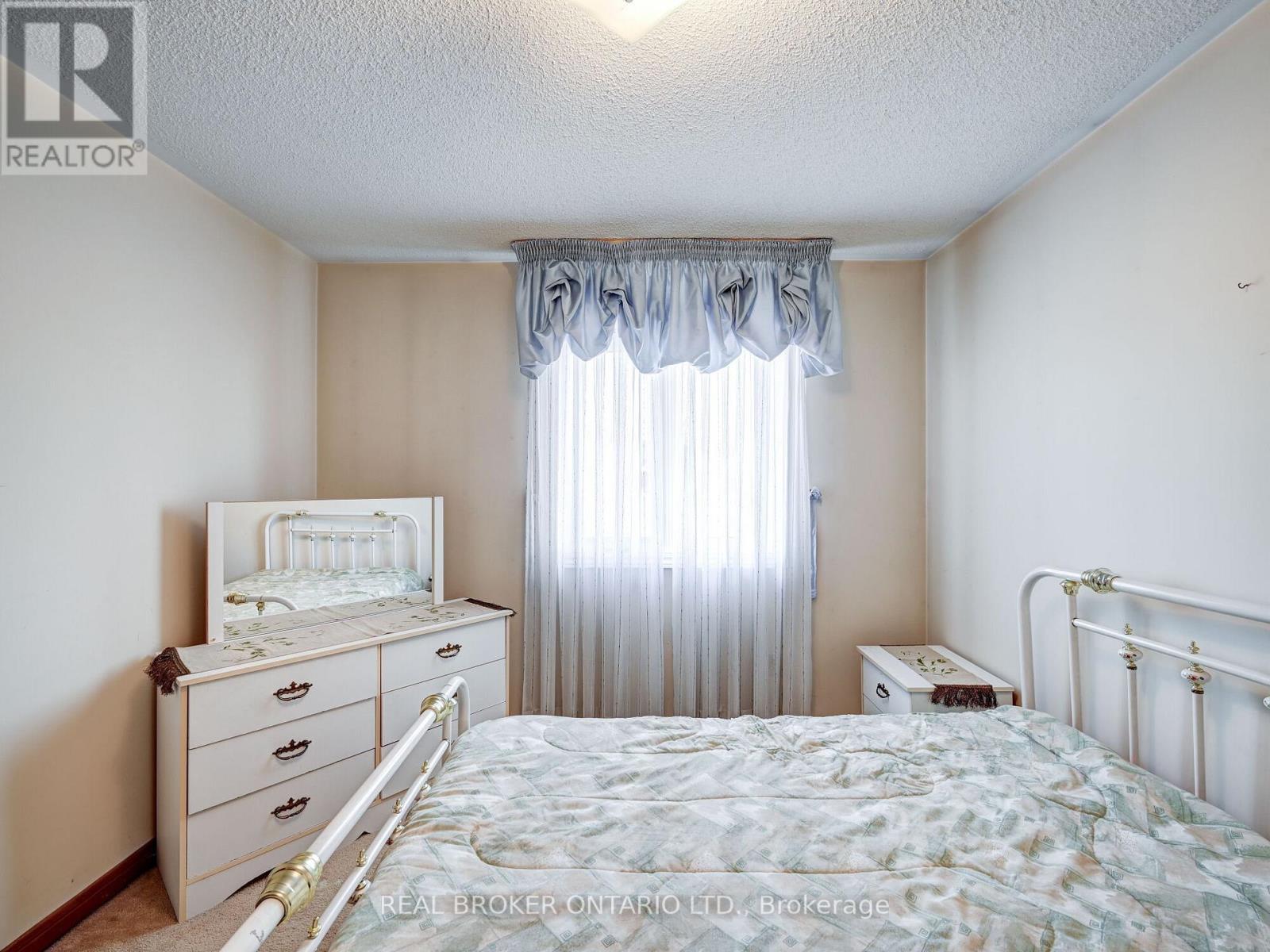 36 ORTONA DR