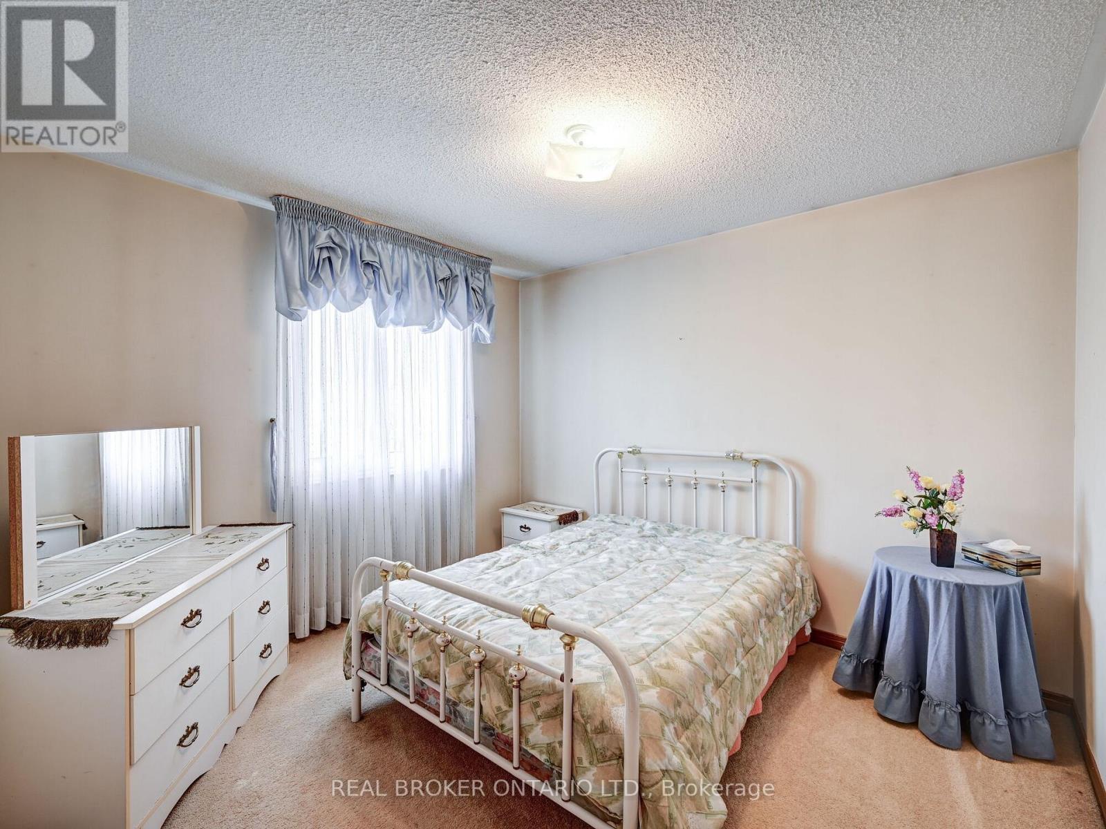 36 ORTONA DR