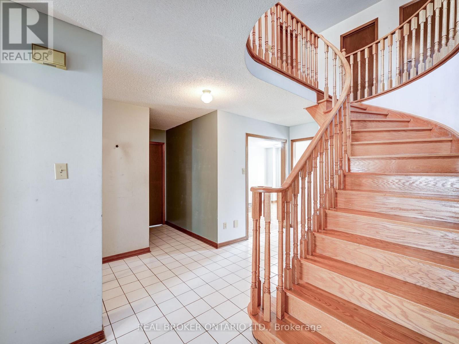 36 ORTONA DR