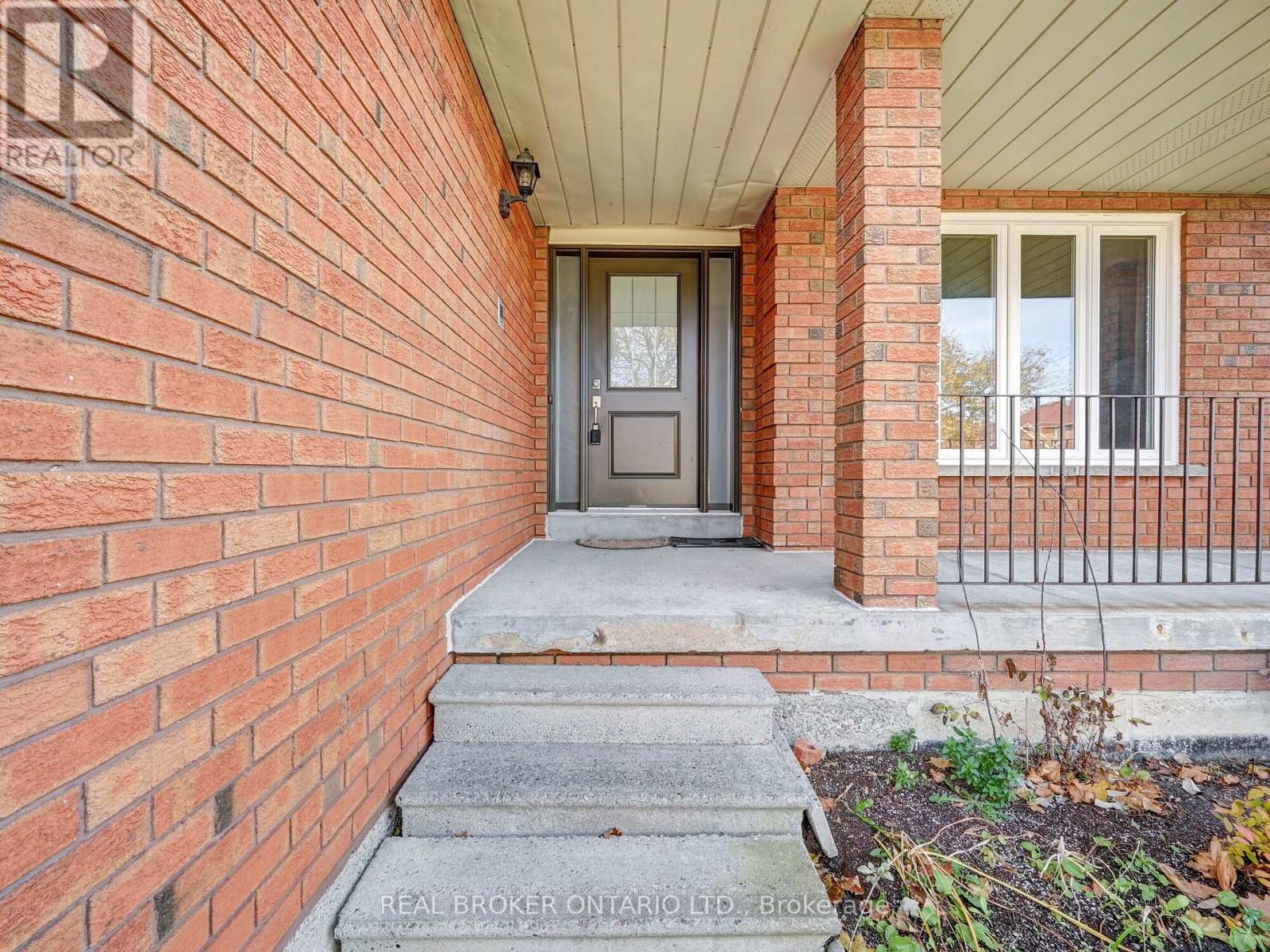 36 ORTONA DR