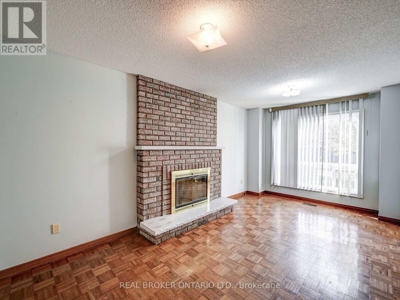 36 ORTONA DR