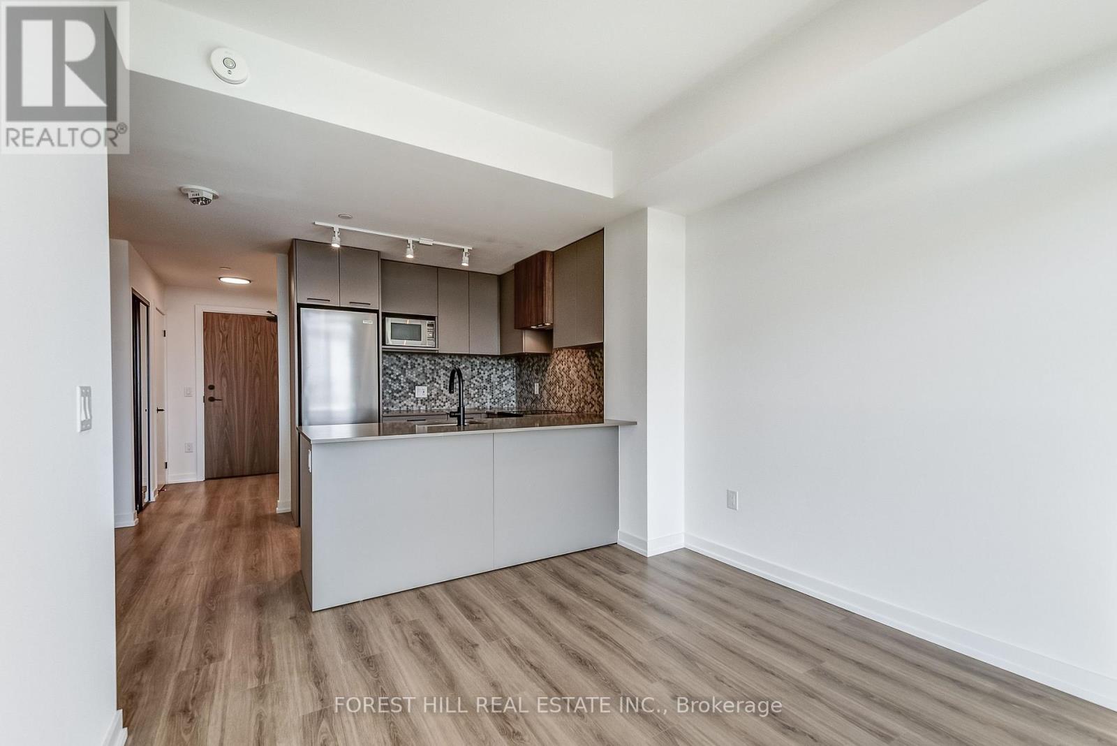 #410 -10 LAGERFELD DR, #410