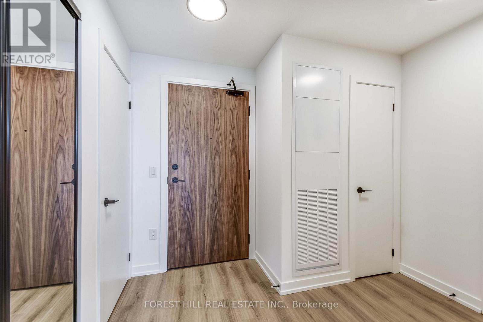 #410 -10 LAGERFELD DR, #410