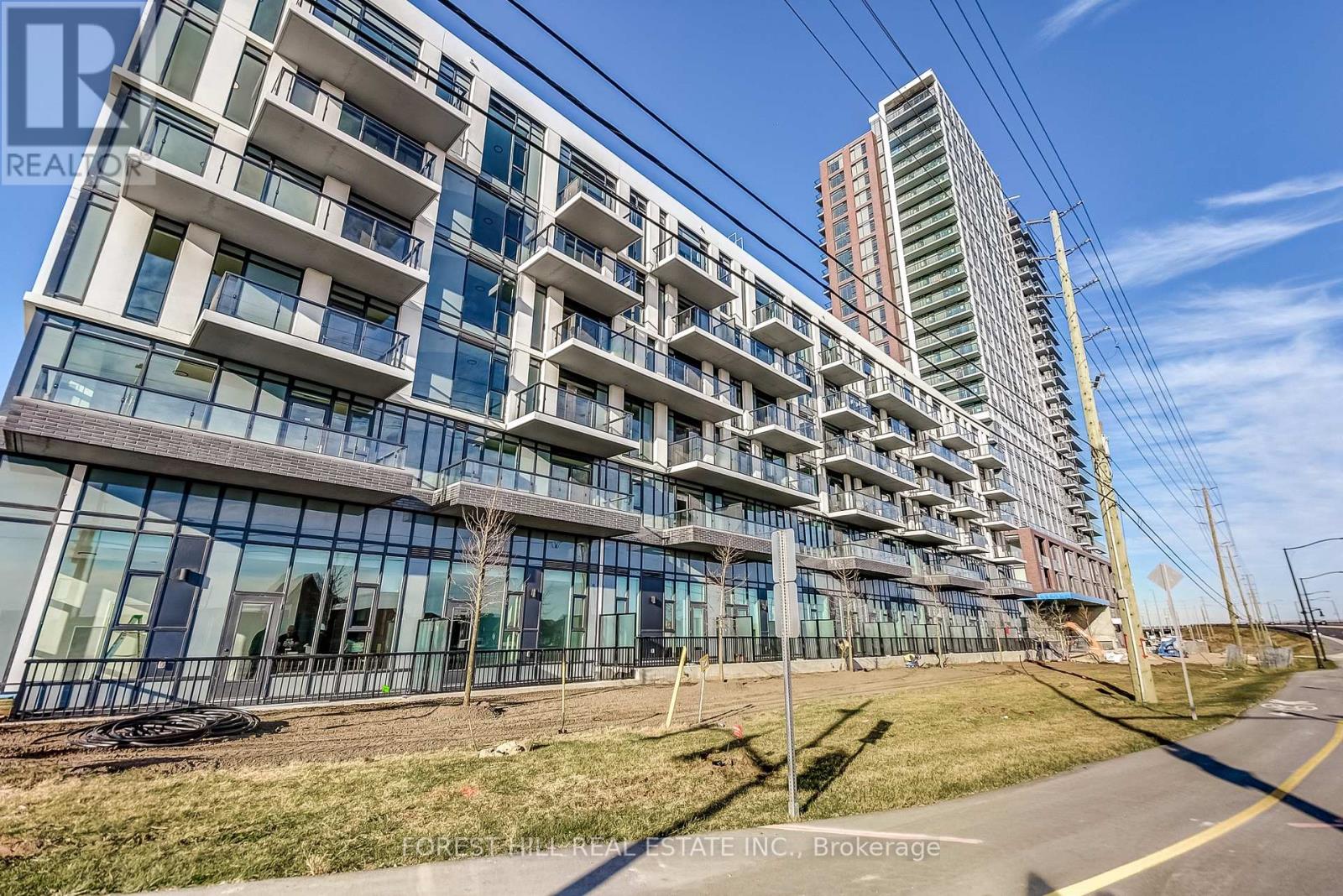 #410 -10 LAGERFELD DR, #410