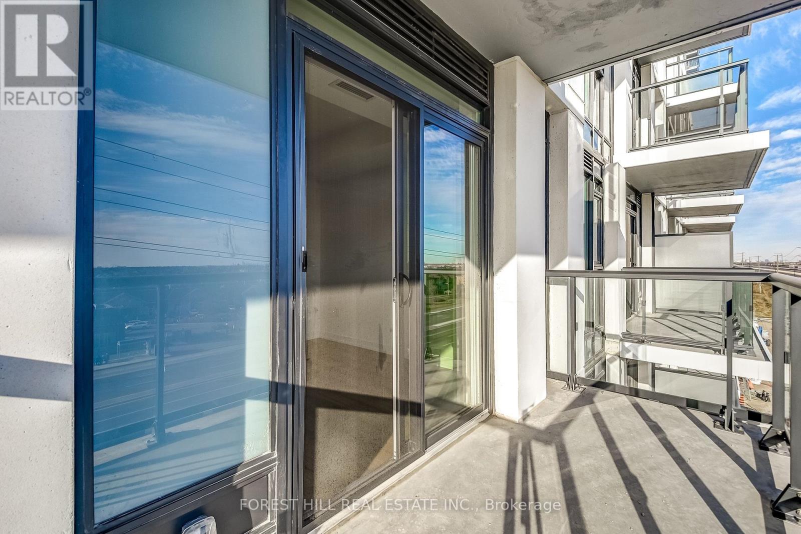 #410 -10 LAGERFELD DR, #410