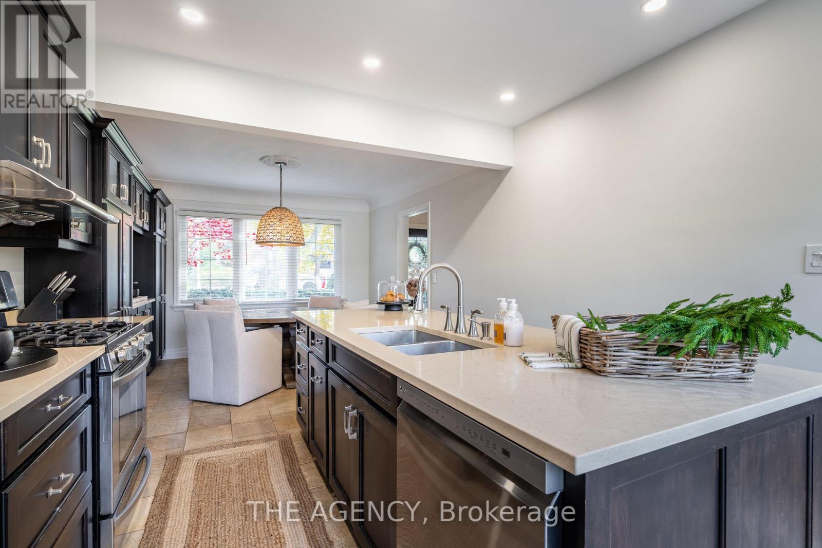 431 PATRICIA DR
