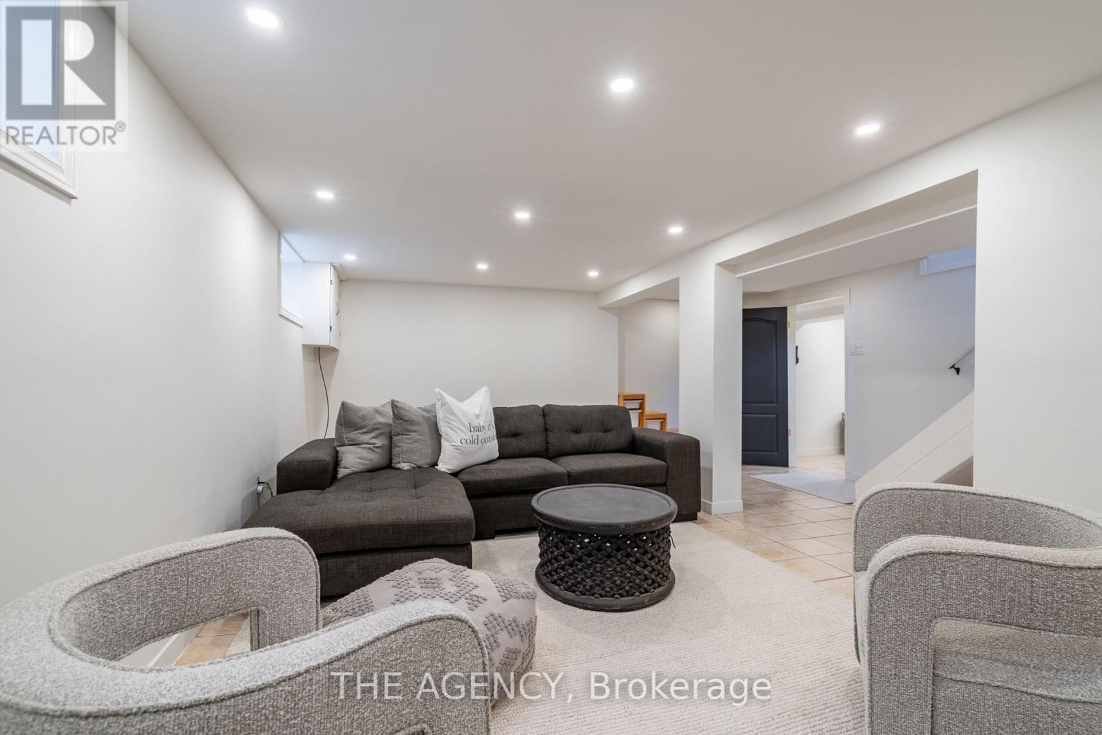 431 PATRICIA DR