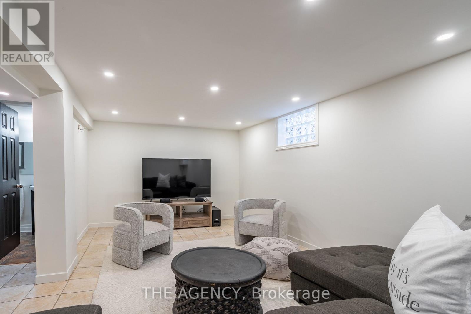 431 PATRICIA DR