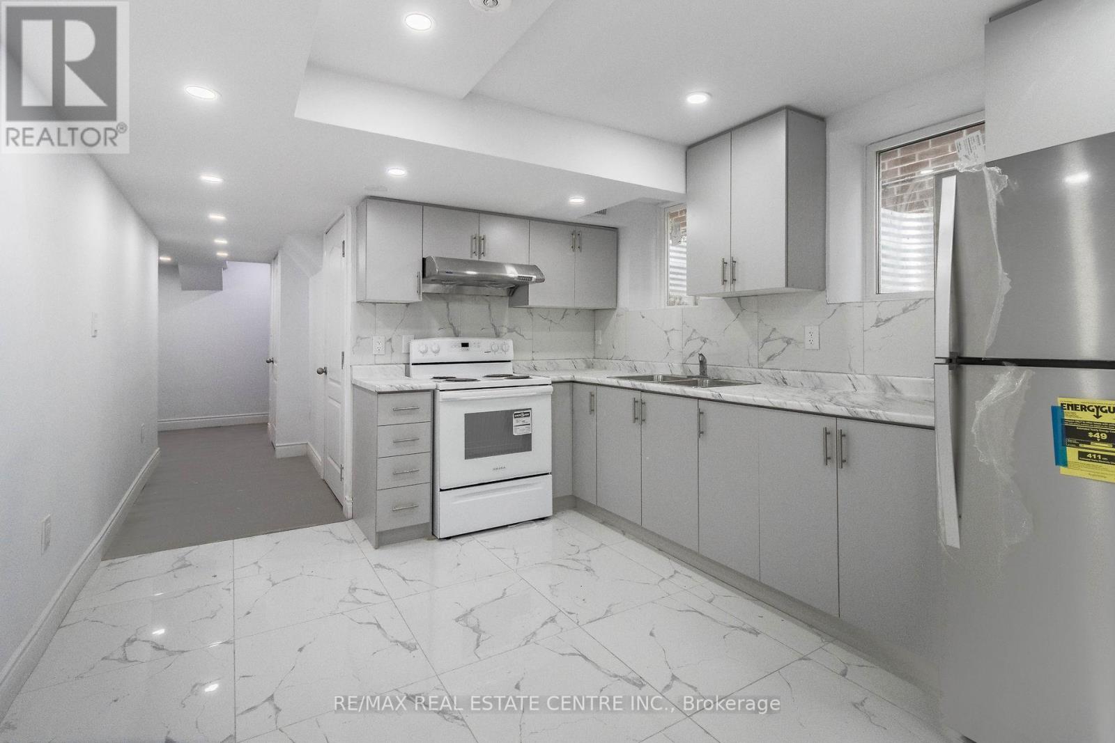 72 CIRCUS CRES