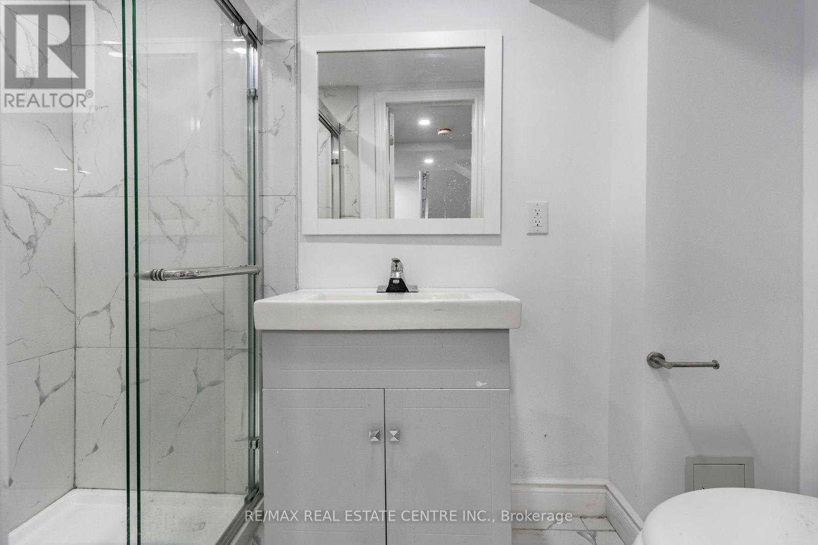 72 CIRCUS CRES