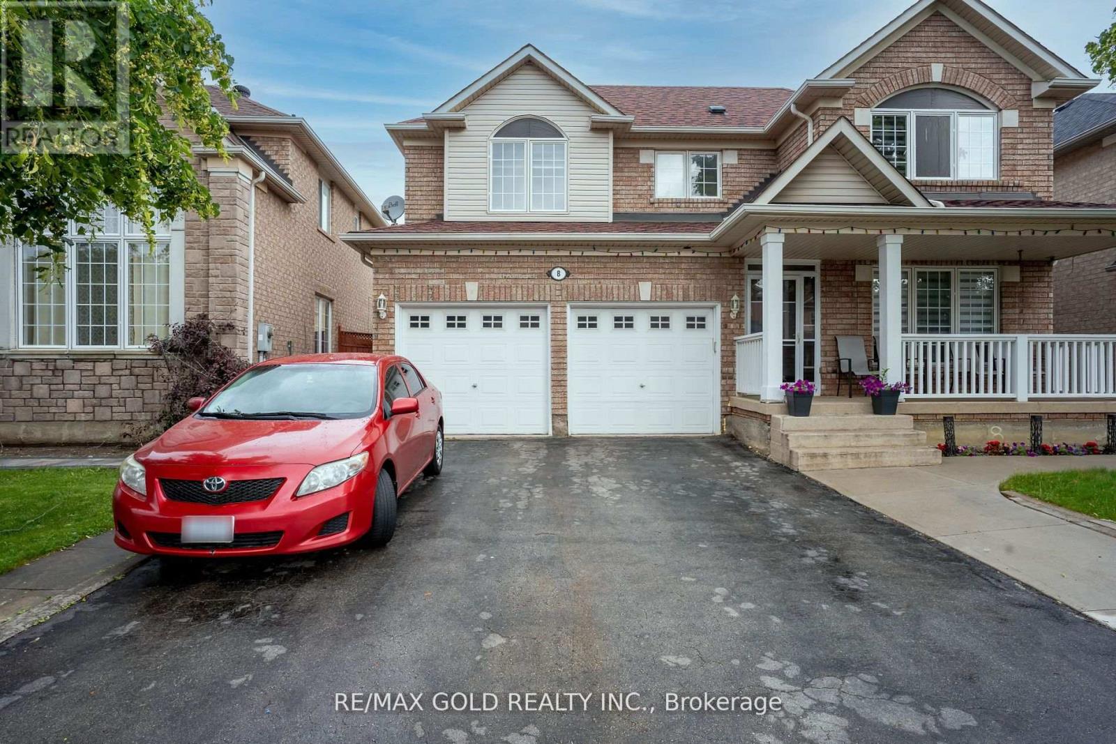 8 UPSHALL DR