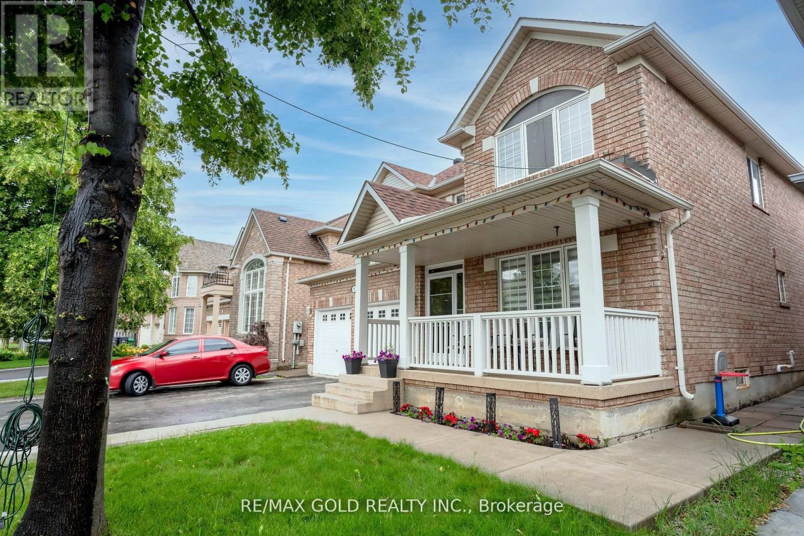 8 UPSHALL DR
