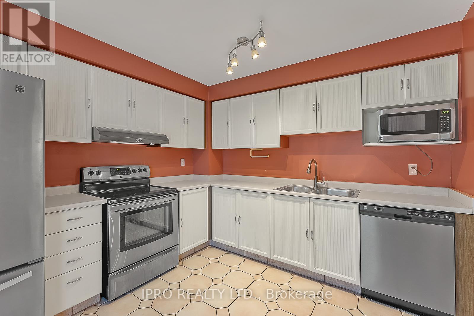 57 NUTTALL ST