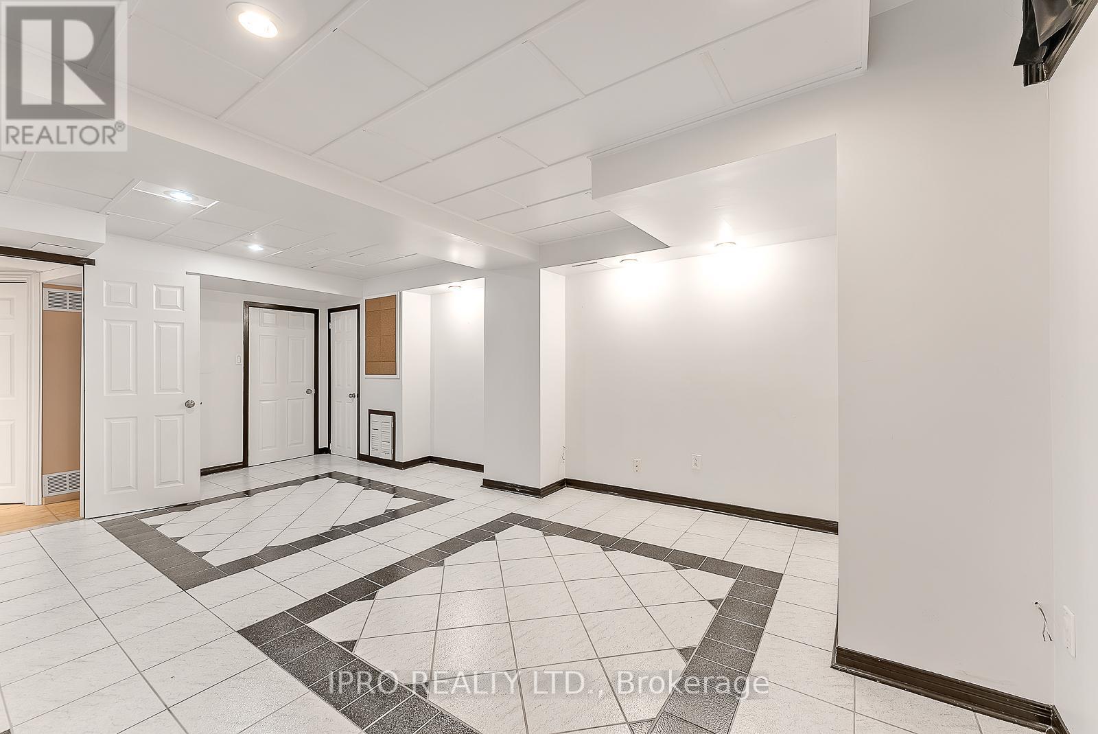 57 NUTTALL ST