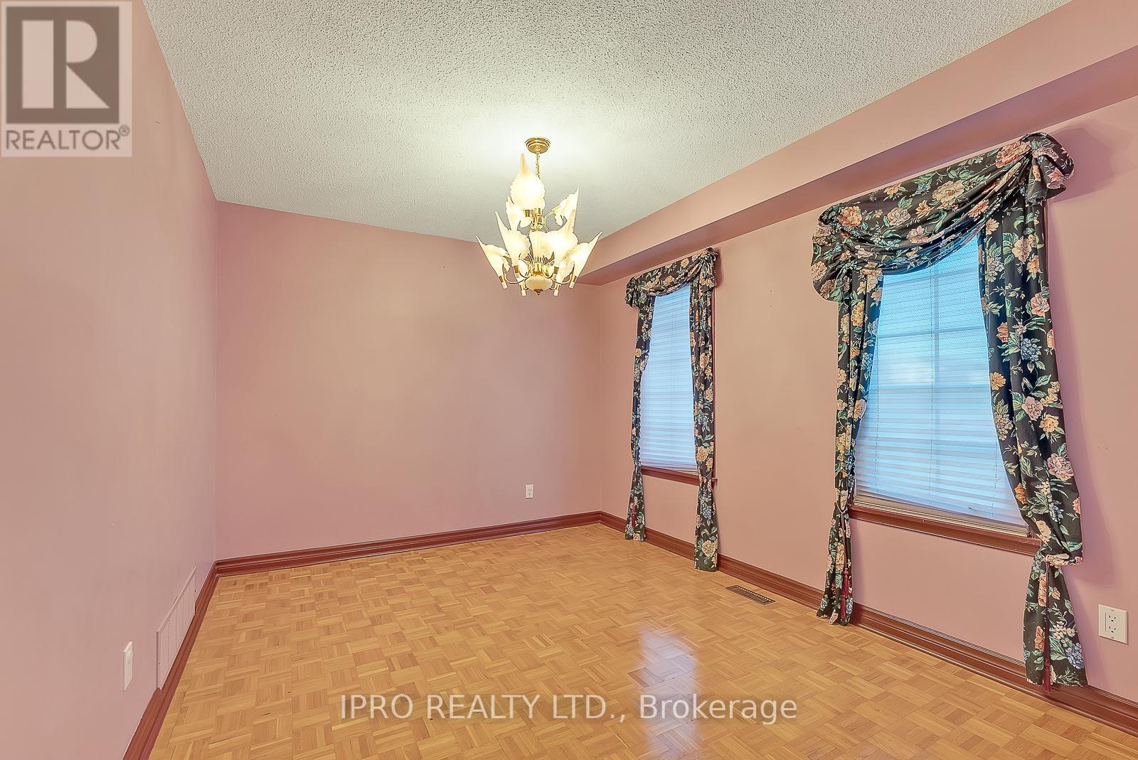 57 NUTTALL ST