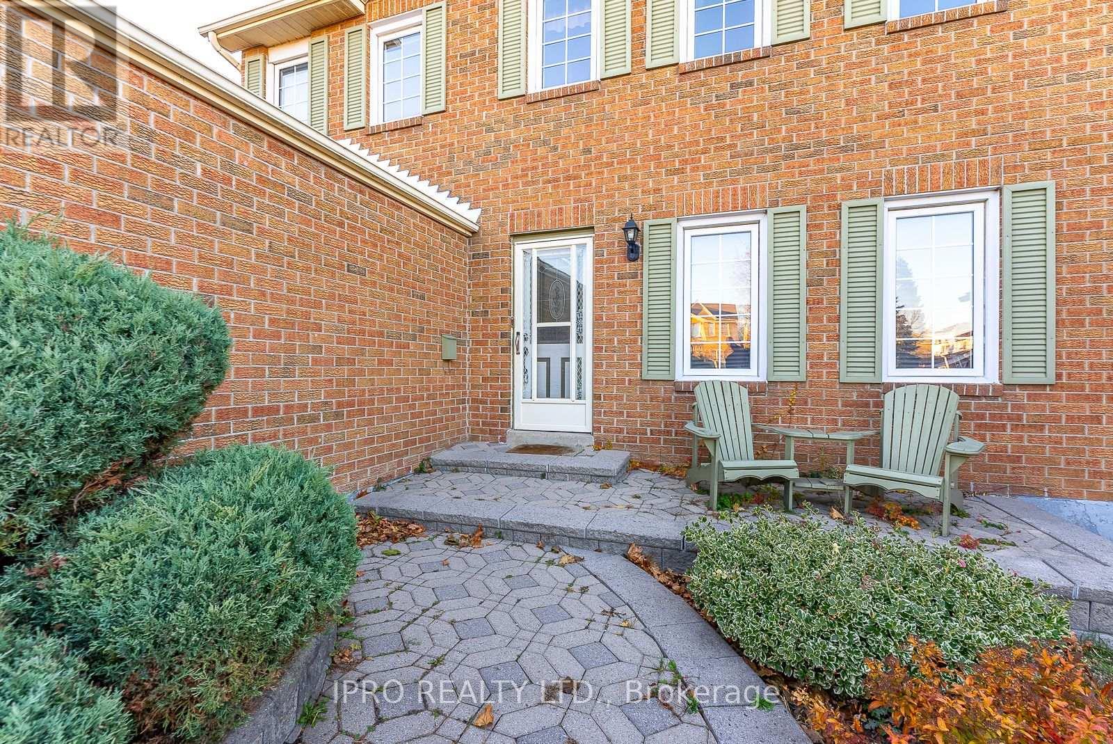 57 NUTTALL ST