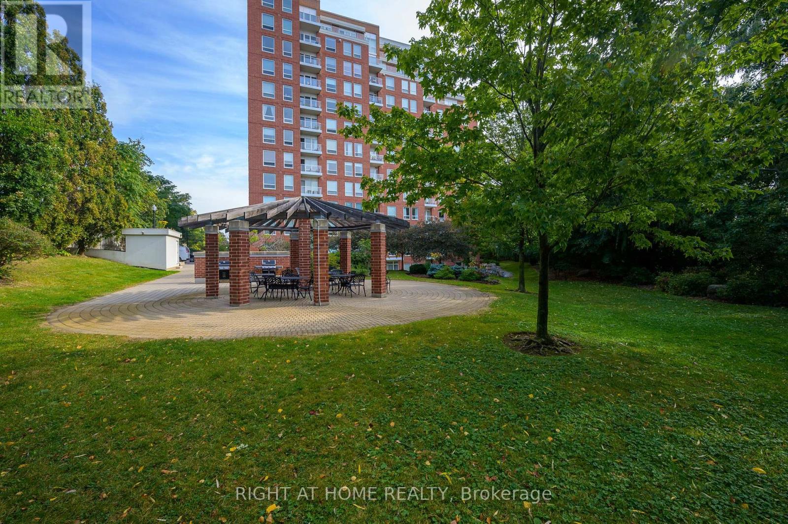 #706 -50 OLD MILL RD, #706