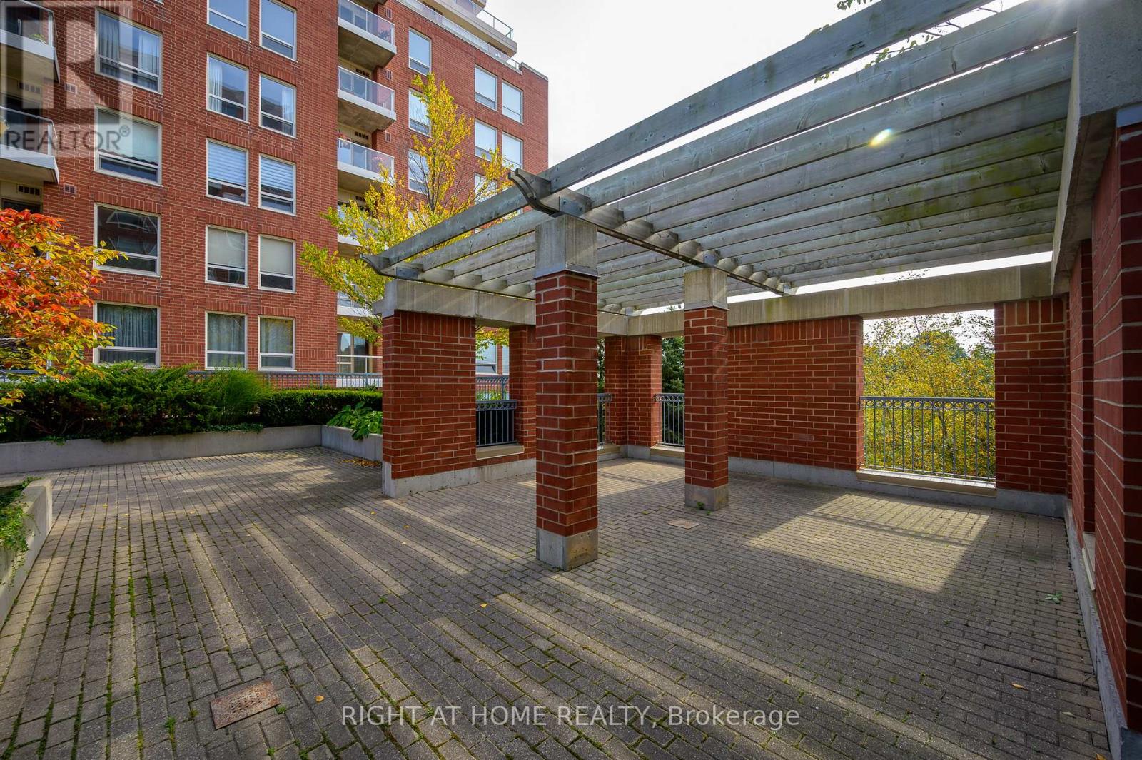 #706 -50 OLD MILL RD, #706