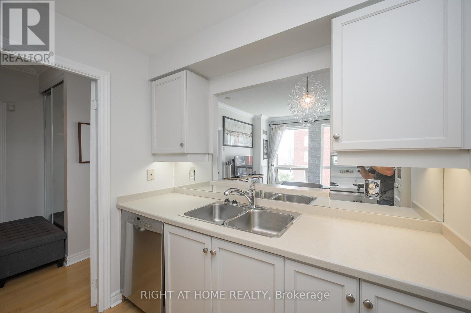 #706 -50 OLD MILL RD, #706