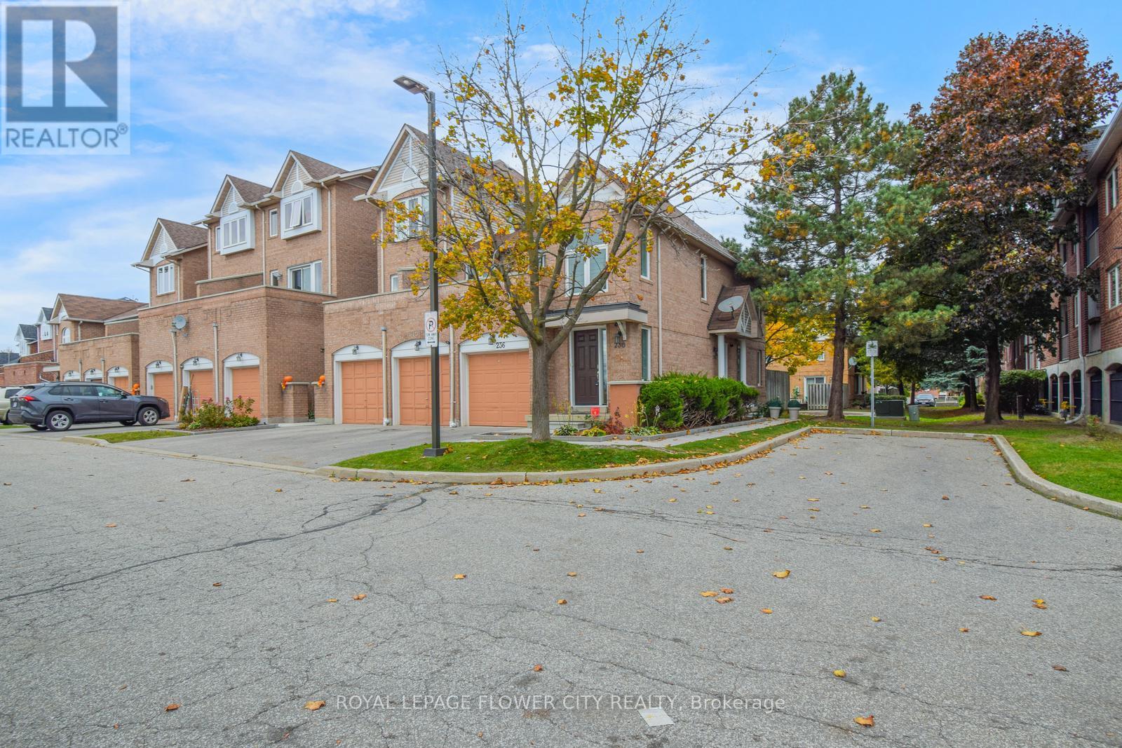 #236 -60 BARONDALE DR, #236