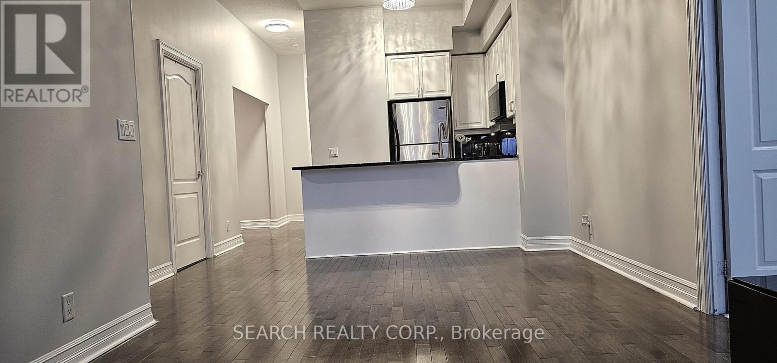 #3008 -1 ELM DR W, #3008