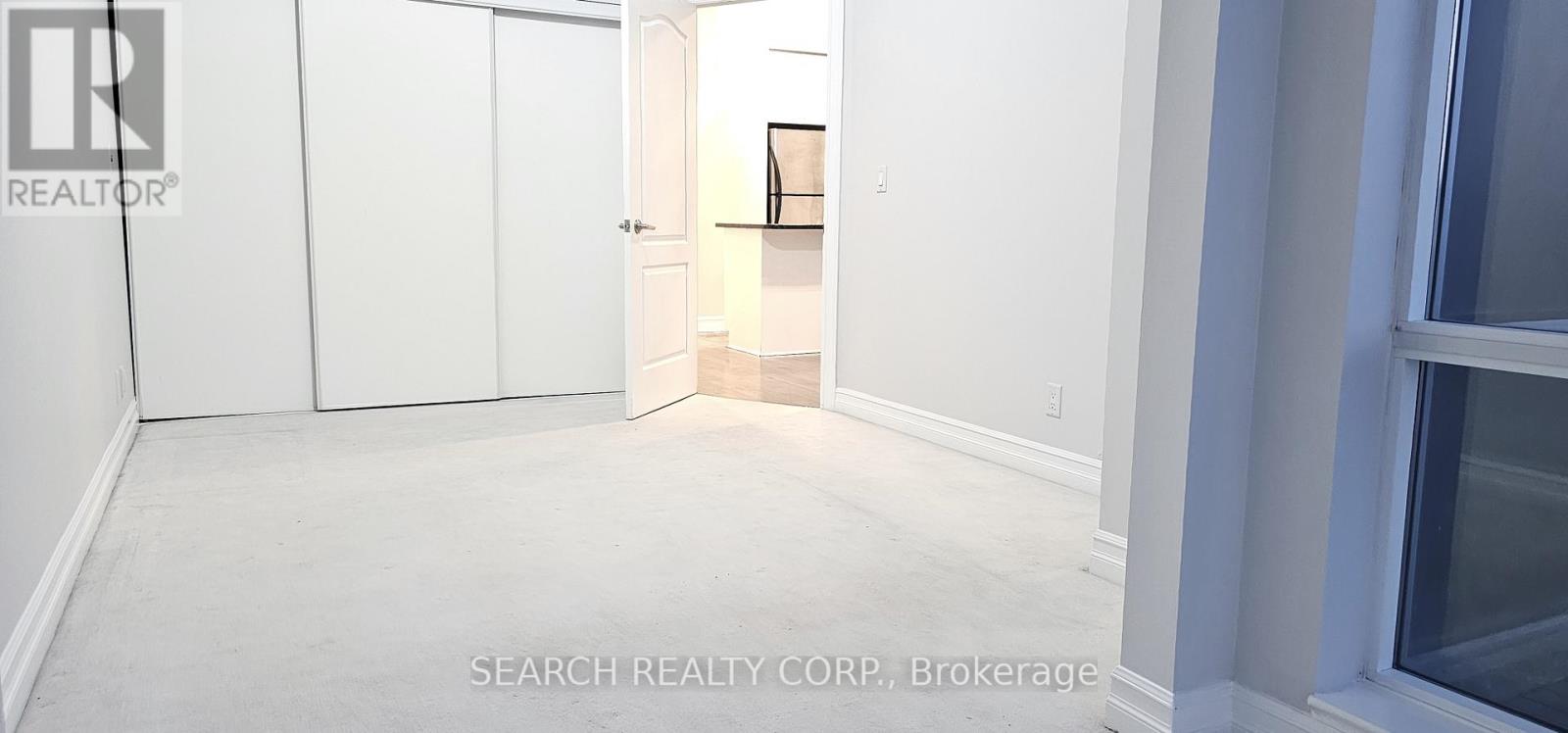#3008 -1 ELM DR W, #3008