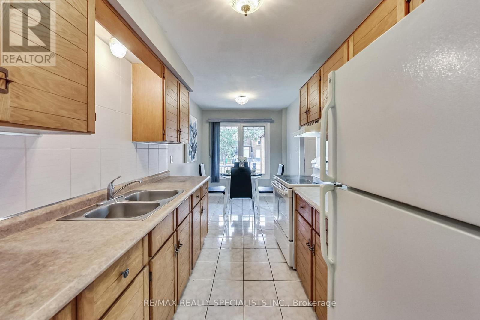 4389 LEE DR