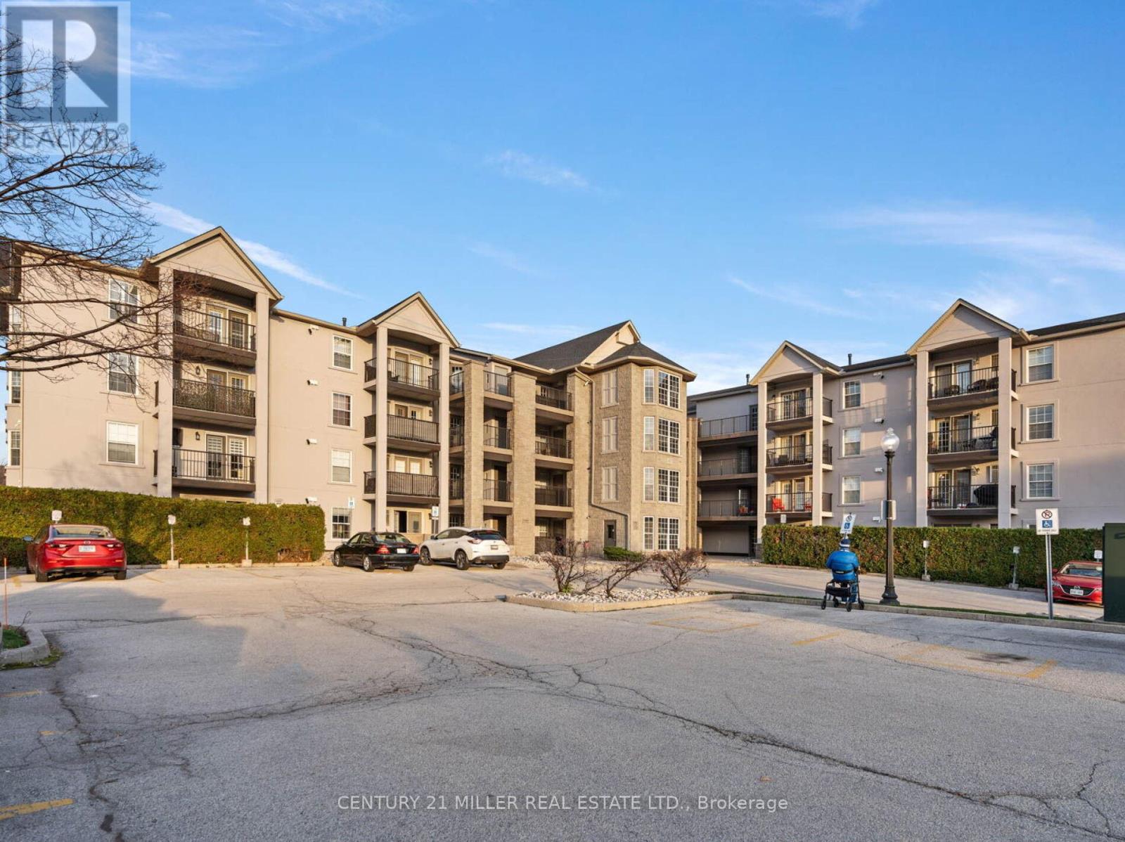 #208 -1421 WALKER'S LINE, #208