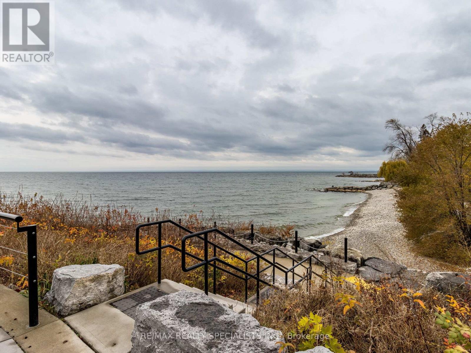 #10 -5475 LAKESHORE RD, #10