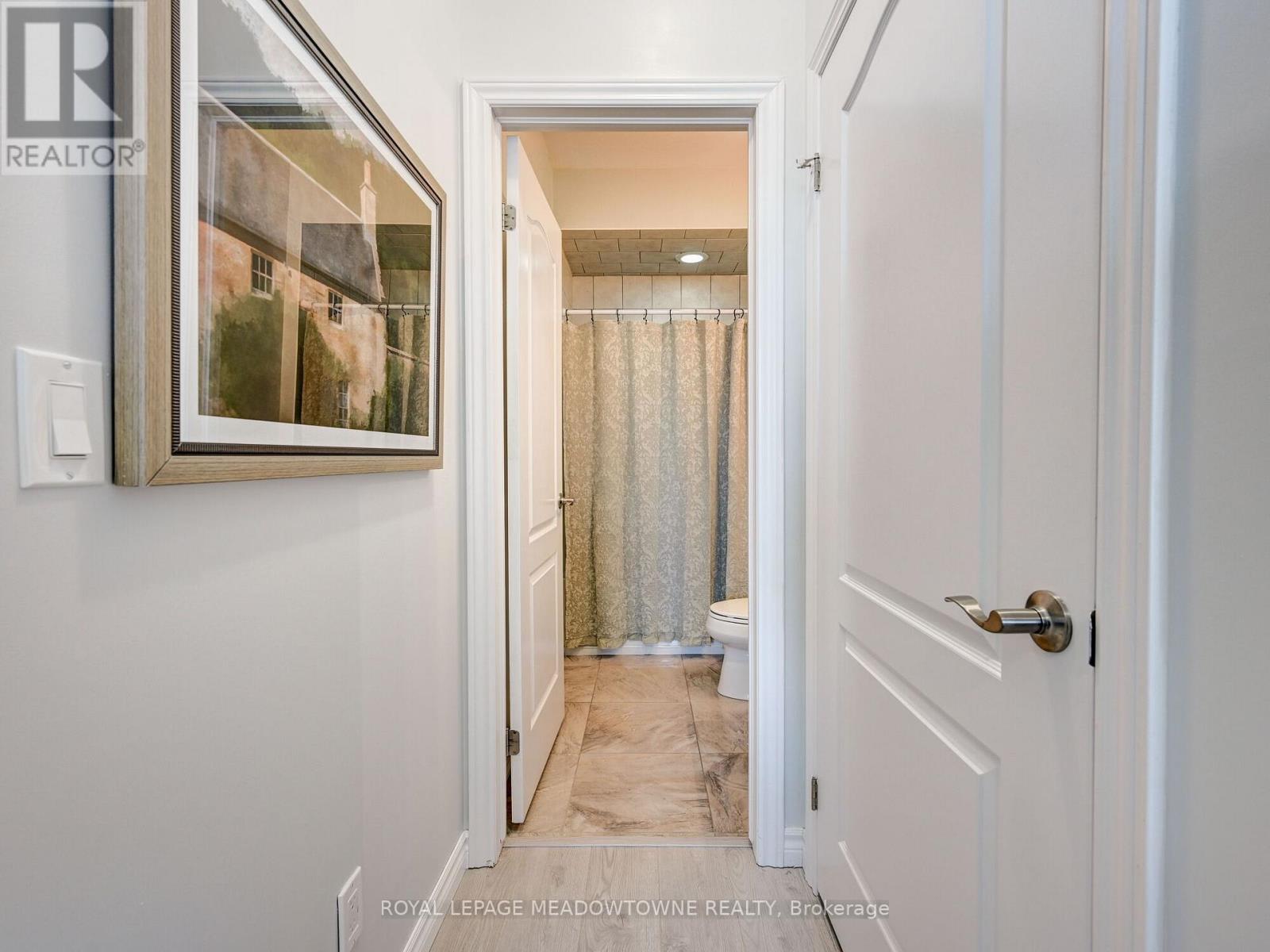 #207 -1360 COSTIGAN RD, #207
