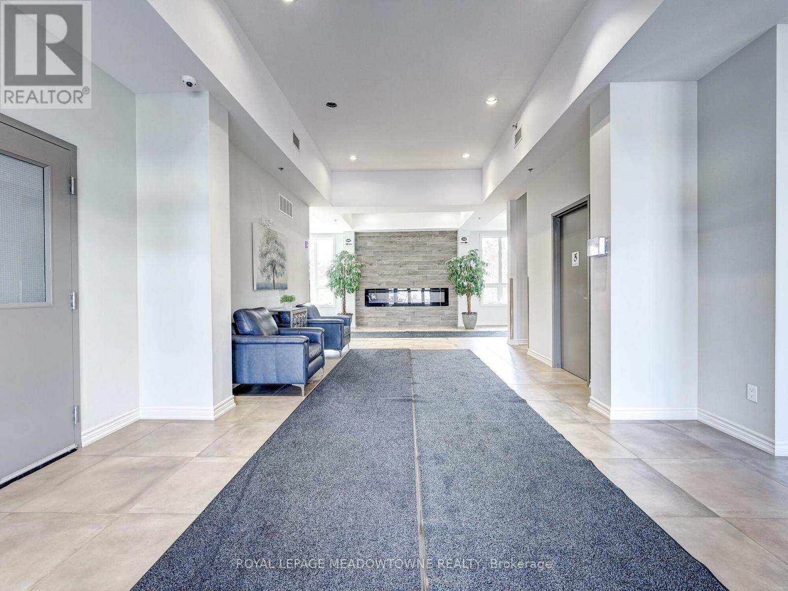 #207 -1360 COSTIGAN RD, #207
