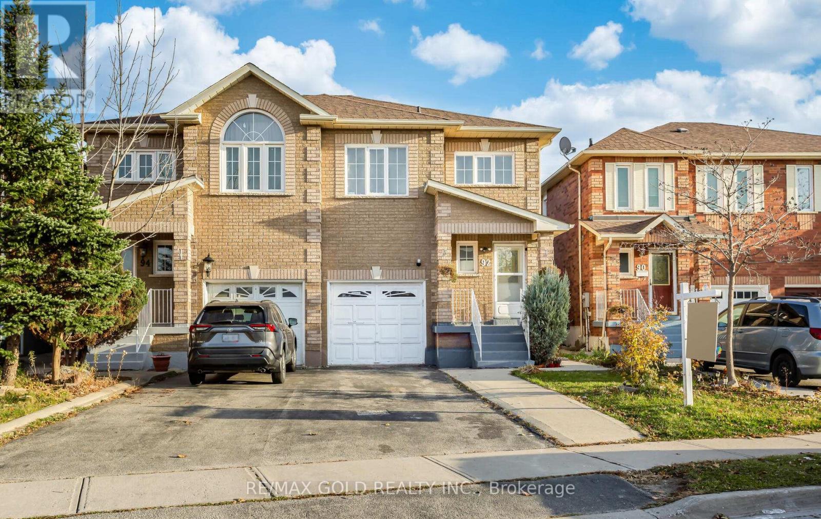 92 TESSLER CRES
